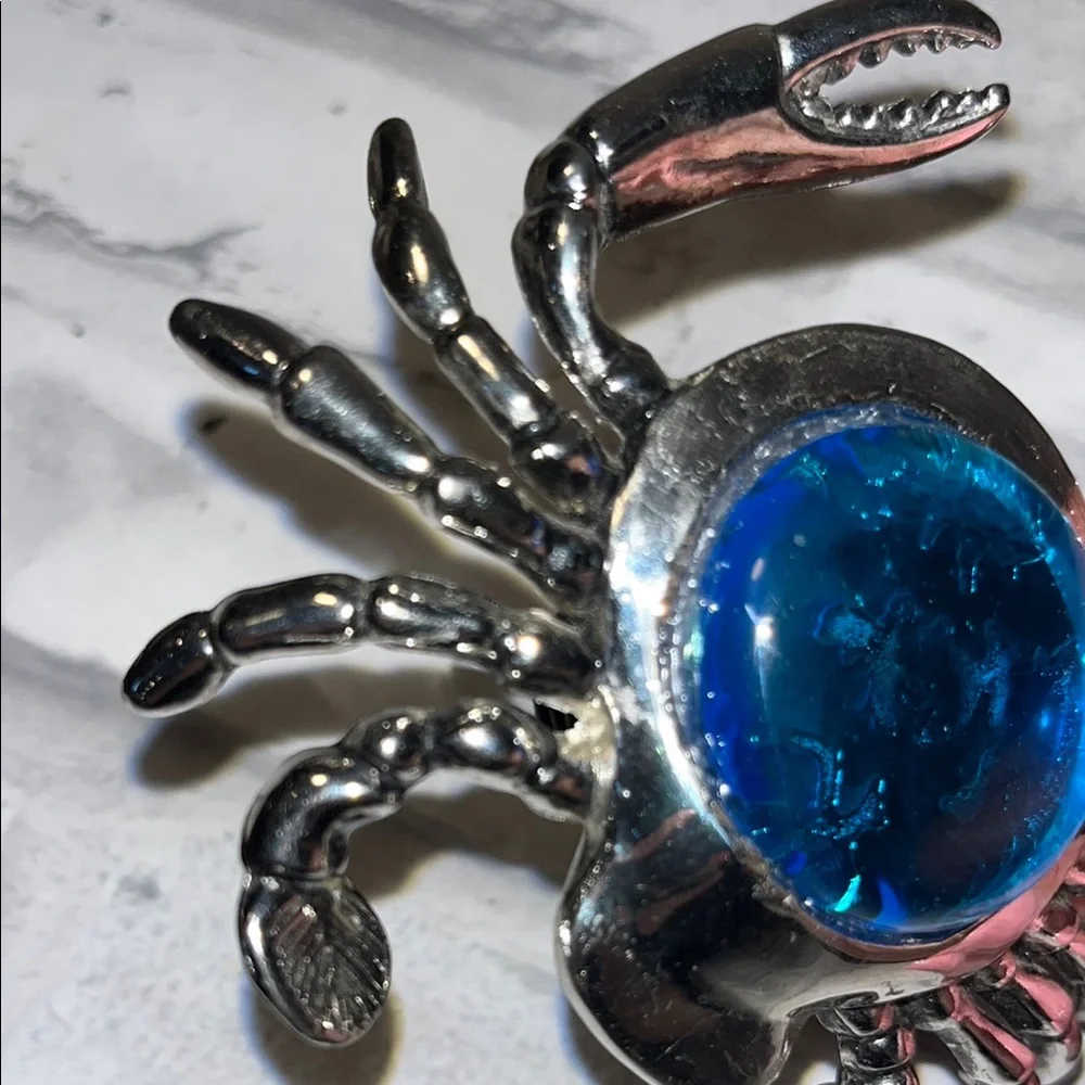 Silver Crab wine bottle top stopper with Blue Gem
